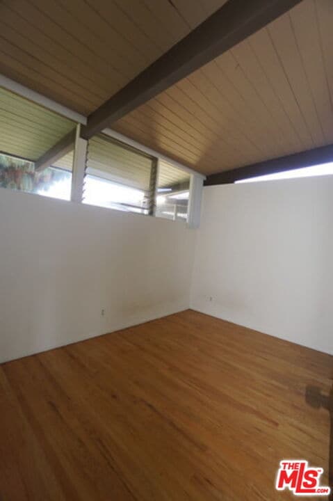 Building Photo - 11131 Rose Ave