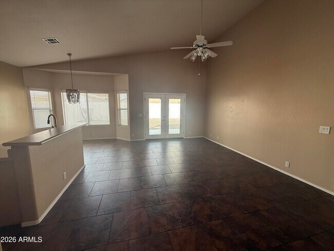 Building Photo - 8136 W Laurel Ln