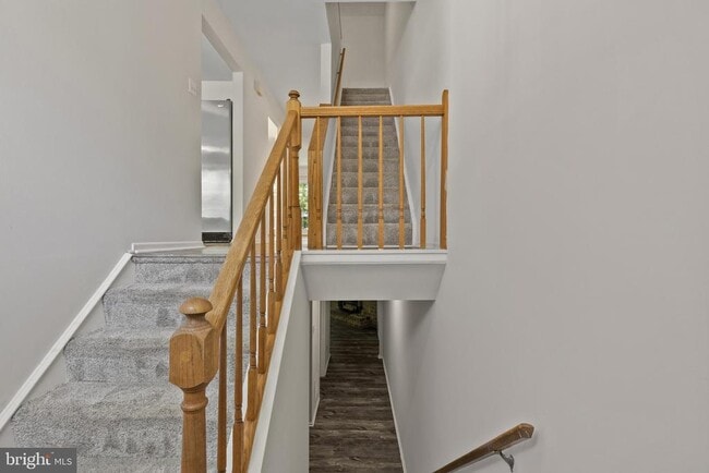 Building Photo - 11861 New Country Ln