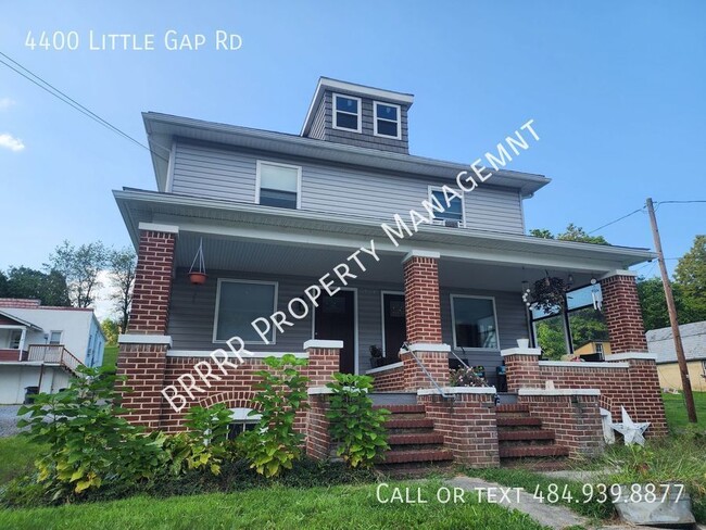 Building Photo - 4 bedroom 1.5 bathroom twin 5 minutes from...