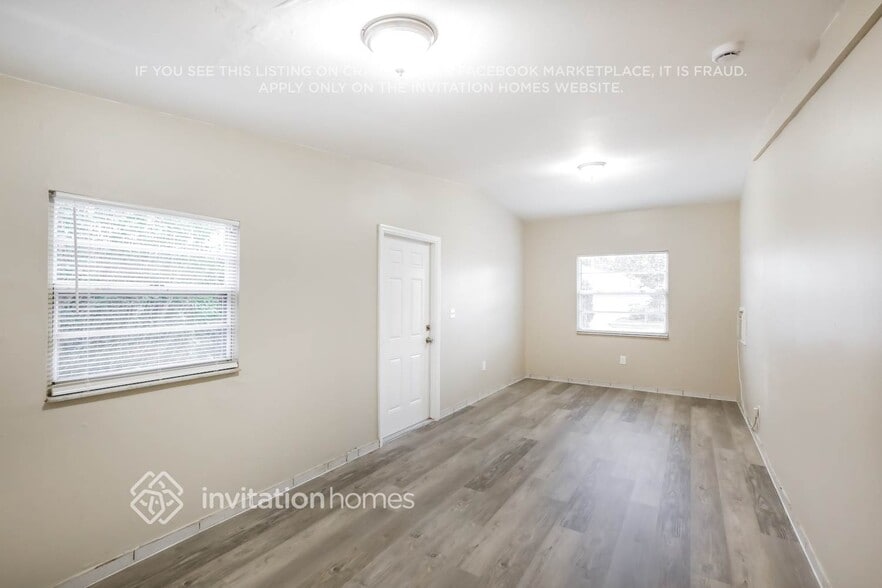 Building Photo - 8480 SW 33rd Terrace