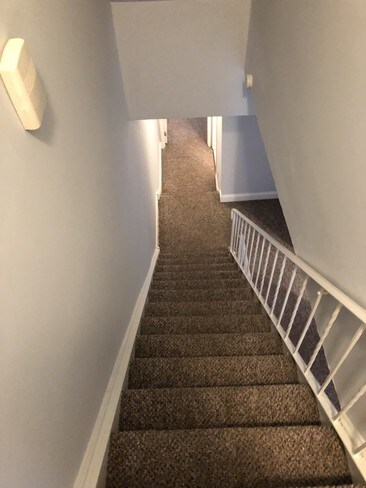 Staircase btwn 2nd & 3rd floor - 3200 Haverford Ave