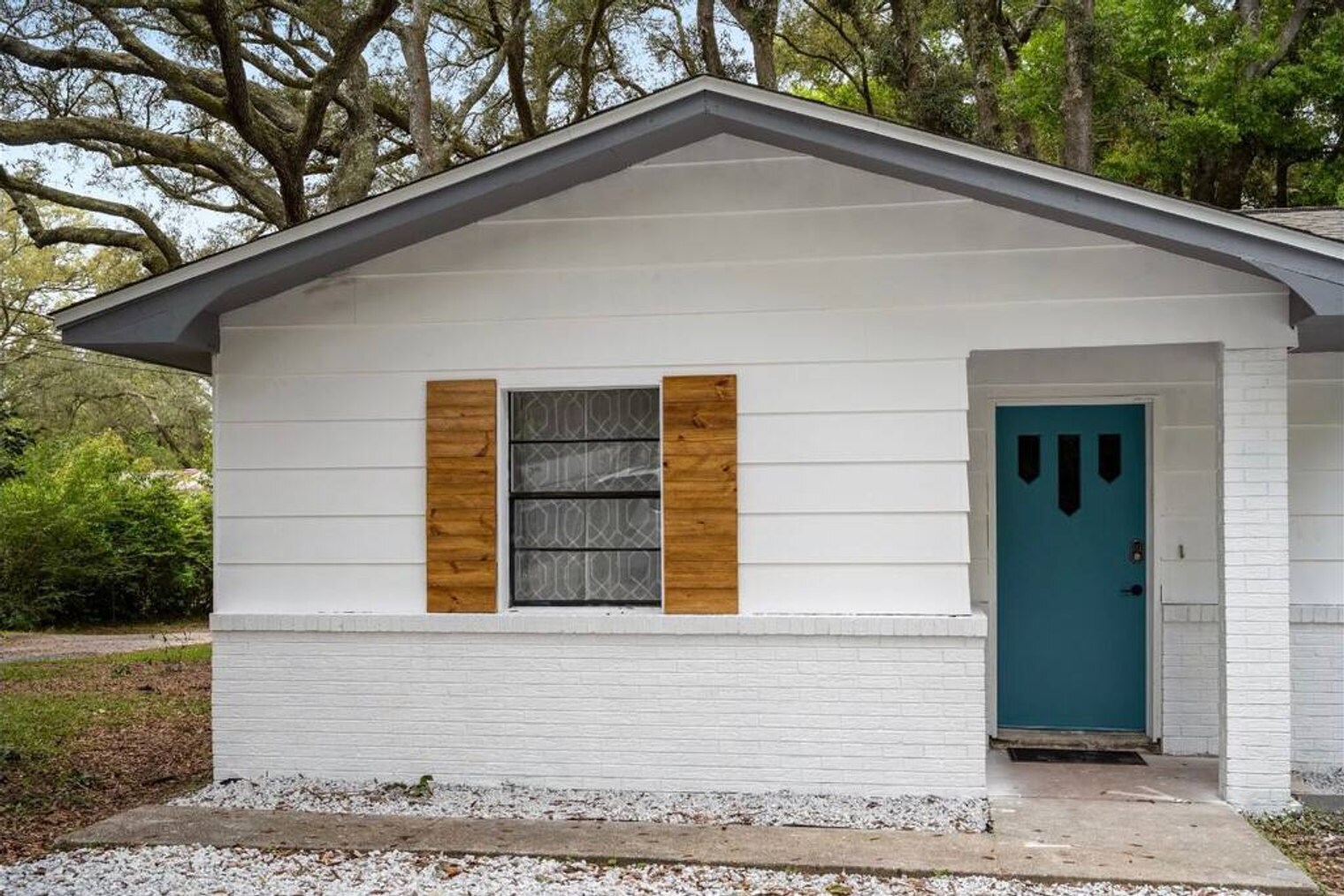 Building Photo - 2001 N 61st Ave