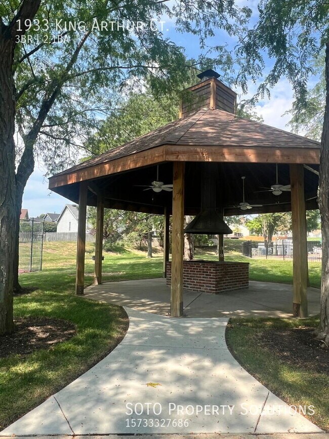 Building Photo - 1933 King Arthur Ct