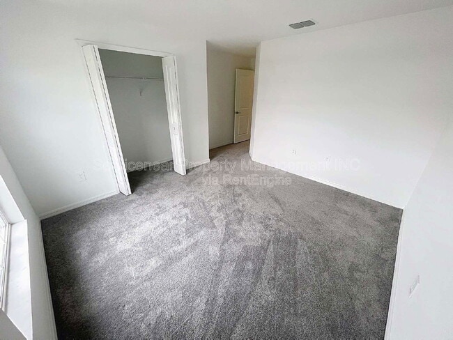 Building Photo - 8844 Bay Leaf Dr