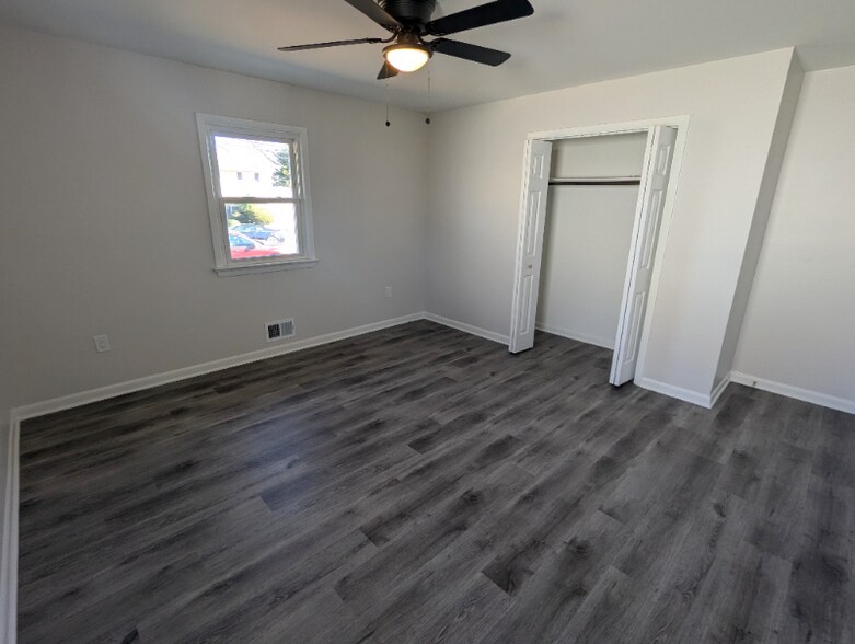 Building Photo - 1036 Apache St