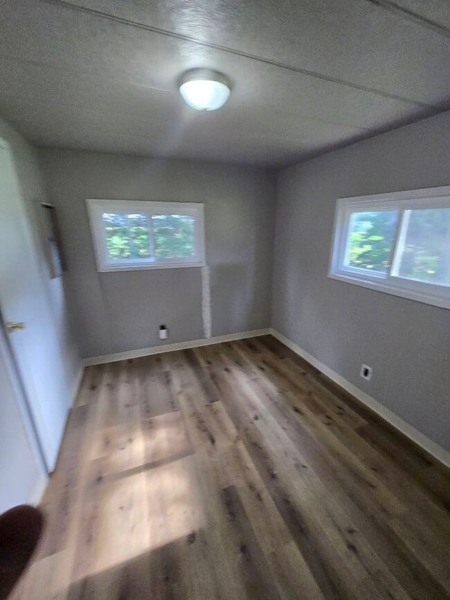 Building Photo - 2 Bed 2 Bath Home For Rent in Middletown, MO!