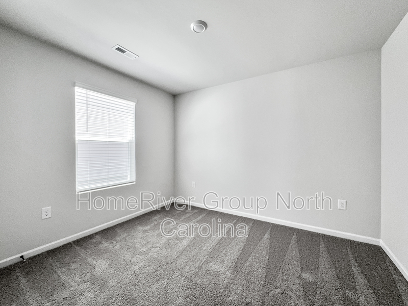 Building Photo - 3531 Clover Vly Dr