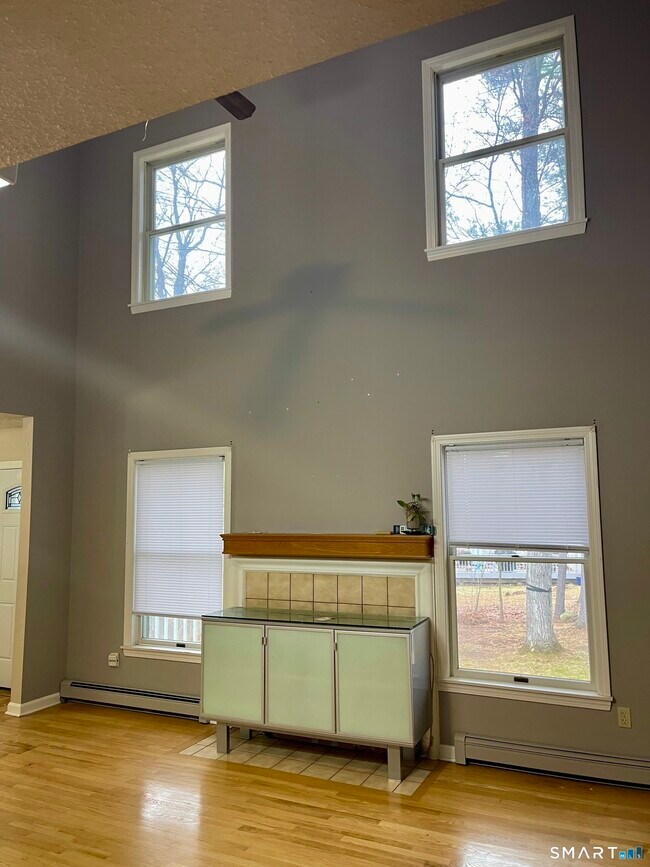 Building Photo - 163 Trotters Way