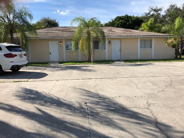 Primary Photo - 214 SE 16th Pl