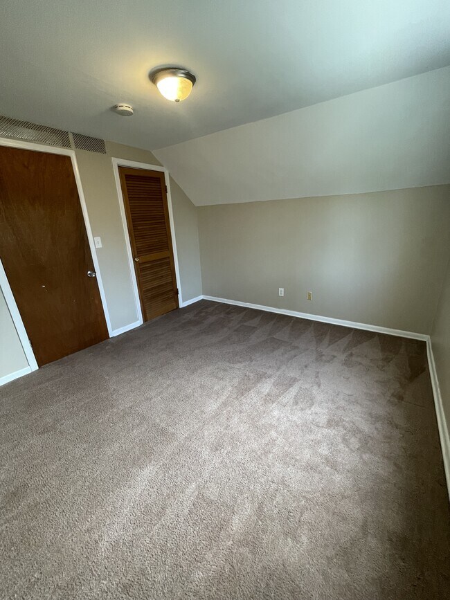 Building Photo - 2528 Forest Ave