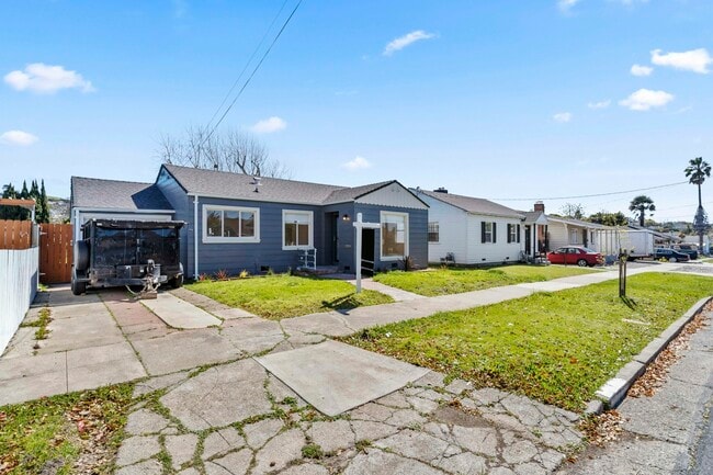 Building Photo - 770 Ventura St