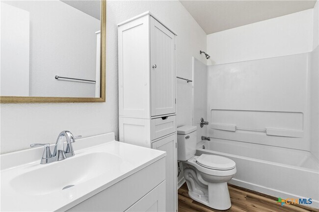 Building Photo - 224 Capistrano Dr