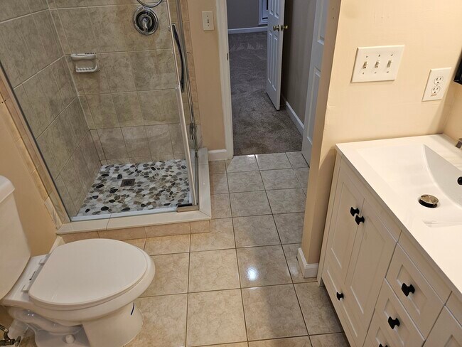 Primary Bathroom Shower - 1919 Saint Paul St