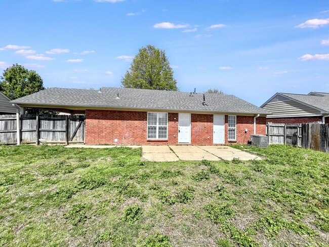 Building Photo - 1821 Central Trails Dr