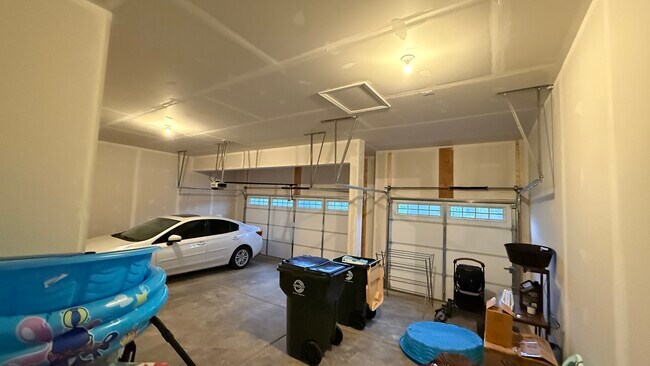 Building Photo - 1347 Tiger Lily Dr