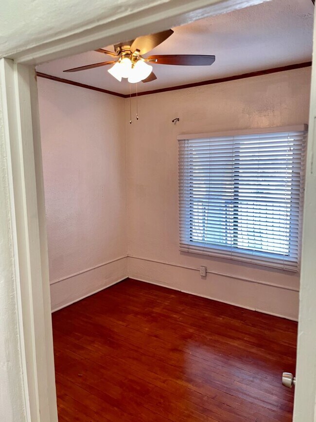 Building Photo - 1 bed 1 bath Kensington