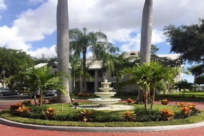 Building Photo - 2841 N Oakland Forest Dr