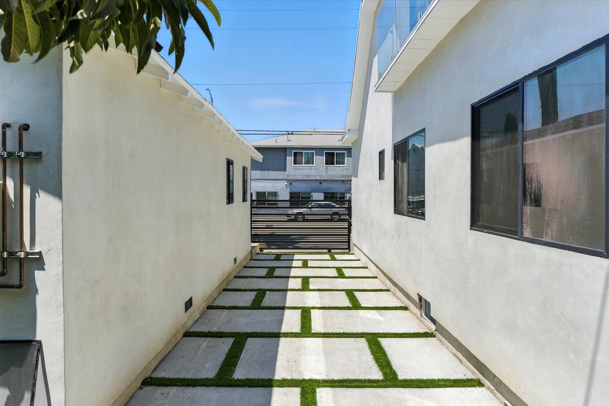 Building Photo - 1170 N Wilton Pl