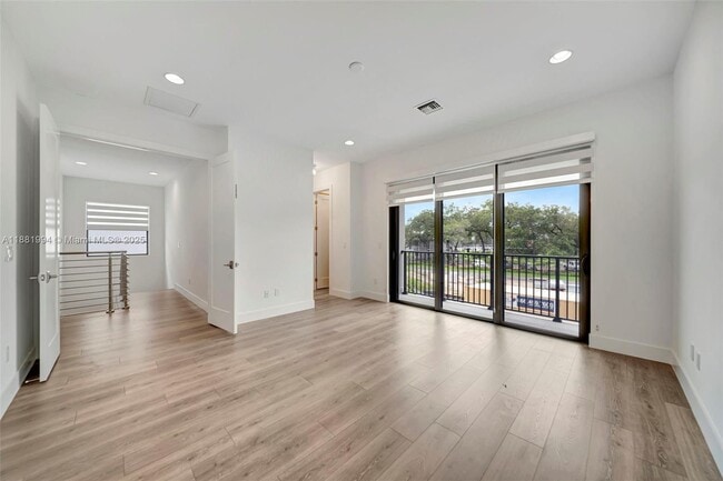 Building Photo - 1454 NW 23rd Ave