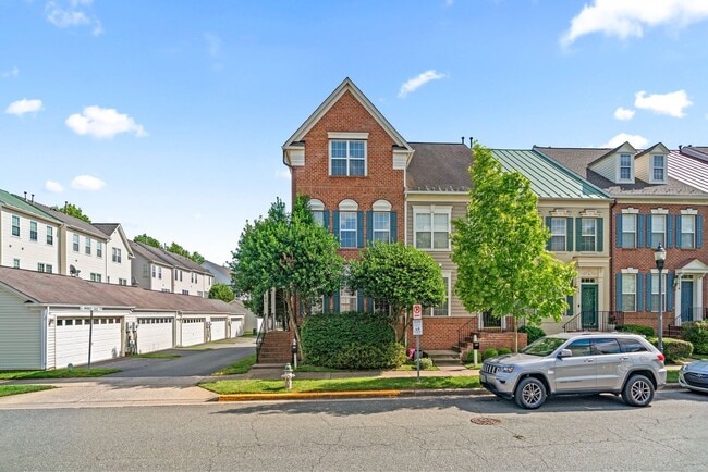 Primary Photo - 2 Bed 2.5 Bath - Lakelands Townhome - Deta...