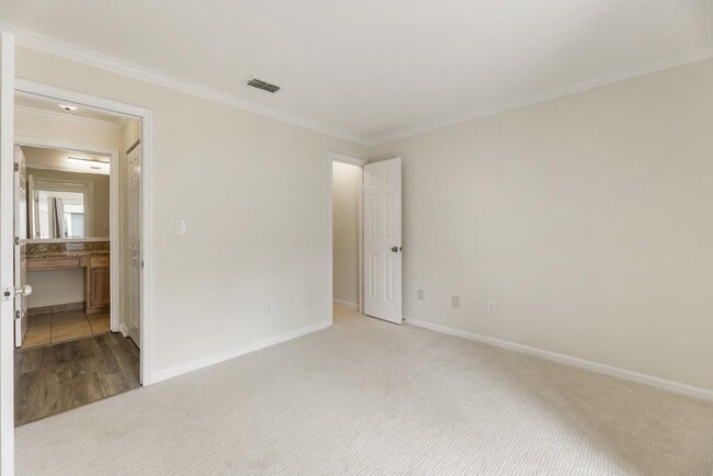 Building Photo - 210 Granville Ct