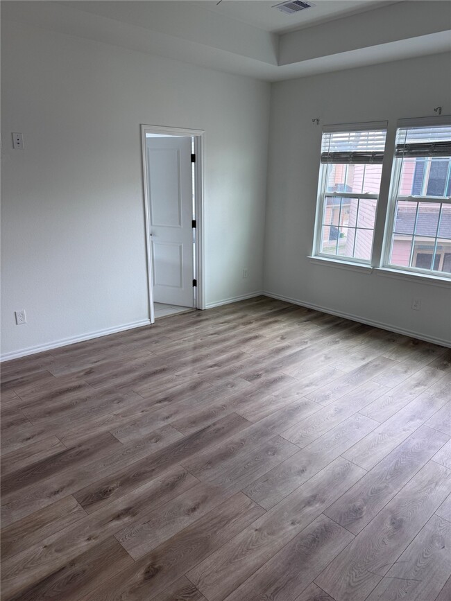 Building Photo - 5508 Oakmont Villas Dr