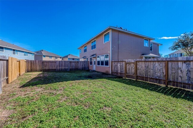 Building Photo - 14330 Fairbuff Ln