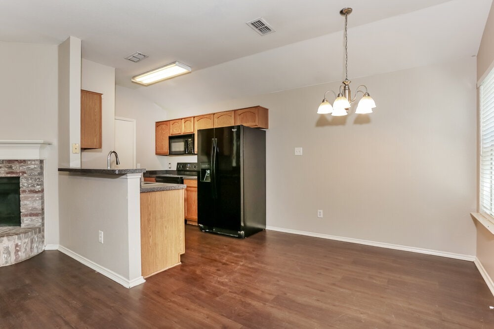 Building Photo - 1124 Sandalwood Dr