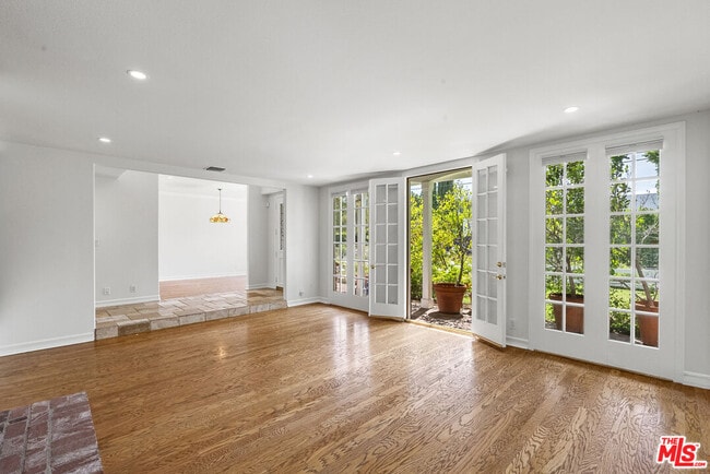 Building Photo - 18339 Linnet St