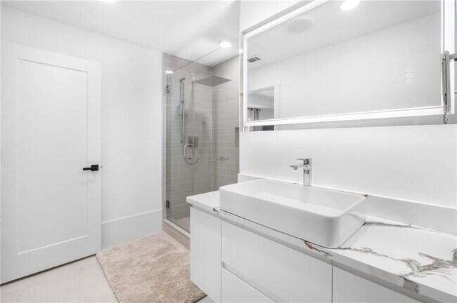 Building Photo - 507 Karen Ln