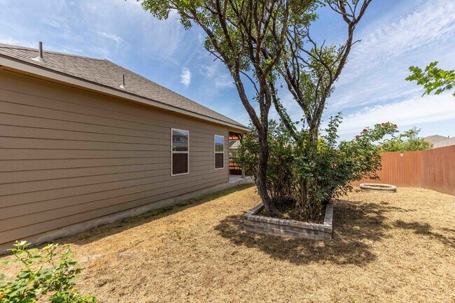 Building Photo - 1175 Ranch Falls