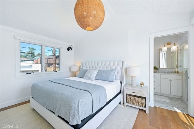 Building Photo - 360 Cliff Dr