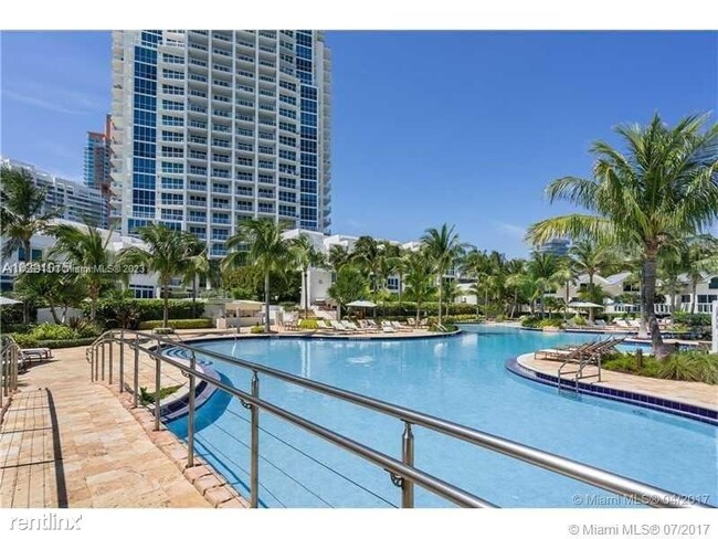 Building Photo - 2 br, 2.5 bath Condo - 50 S Pointe Dr Apt 704