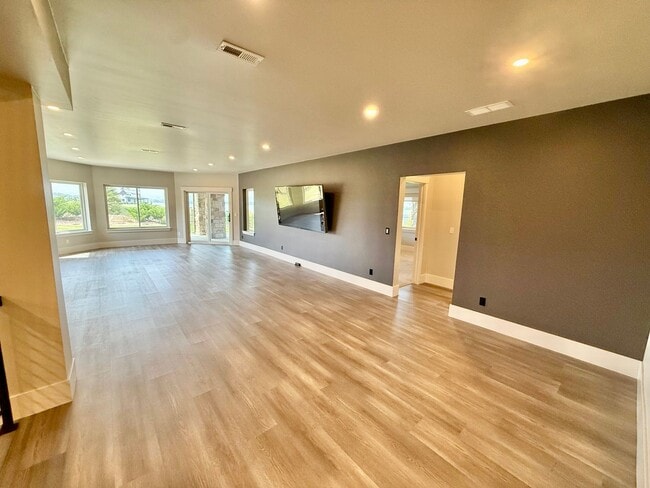 Building Photo - 2387 Harding Pk Ct