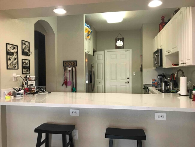 Building Photo - 5059 SW 135th Ave