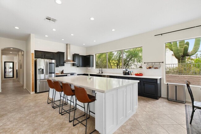 Building Photo - 5404 E Lonesome Trail