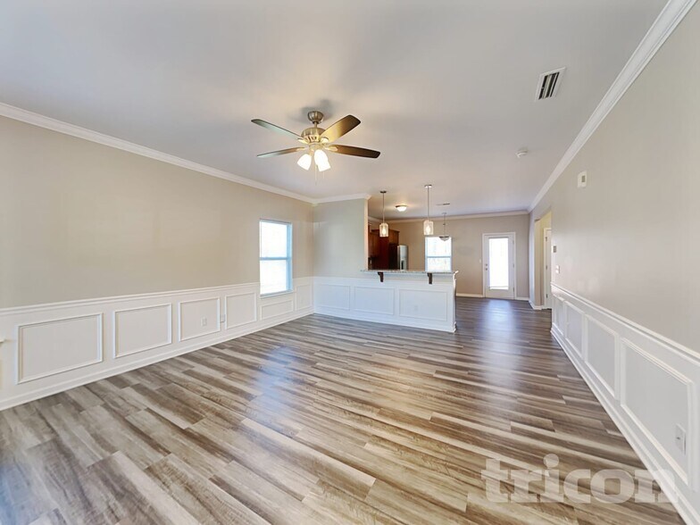 Building Photo - 704 Rocky Grove Glen