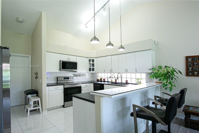 Building Photo - 1049 Laguna Springs Dr