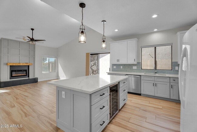 Building Photo - 6245 E Star Valley St