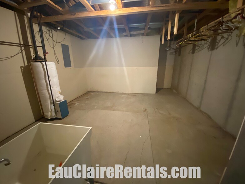 Utility Rm - 2265 Frank St