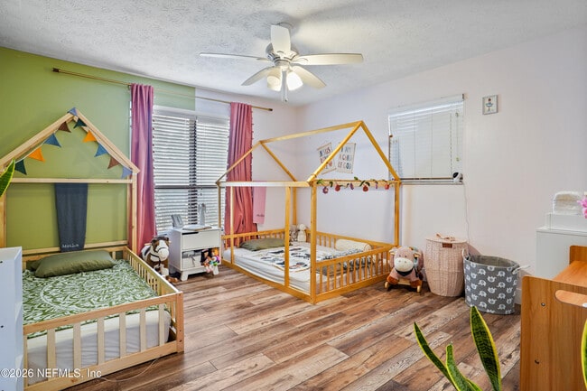 Building Photo - 6717 Lenczyk Dr