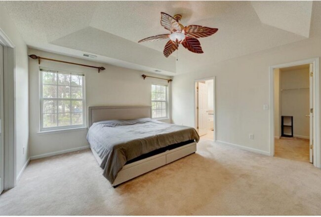 Building Photo - 4 Ledgerock Way