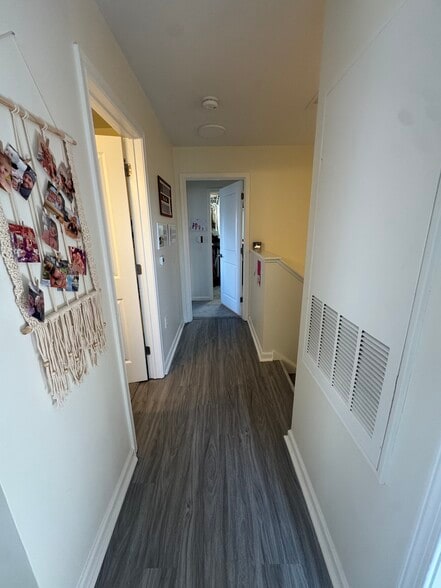 Building Photo - 33202 Town Green Dr