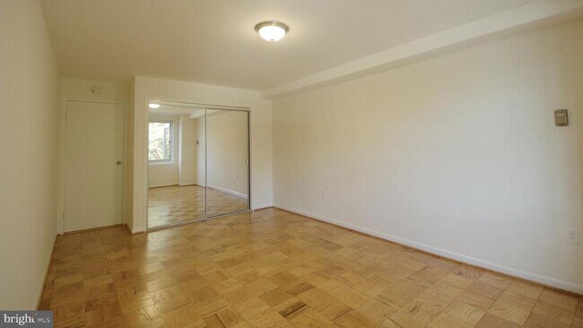 Building Photo - 10201 Grosvenor Pl
