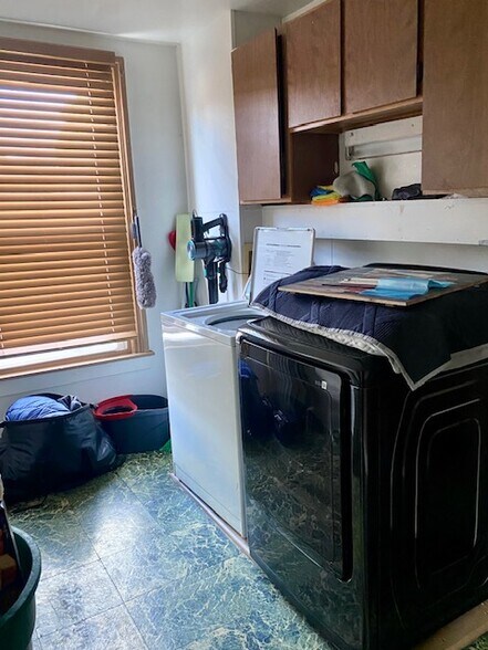 Building Photo - 110 S Prince St