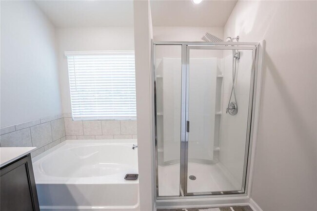 Building Photo - 454 Burgundy Terrace SE