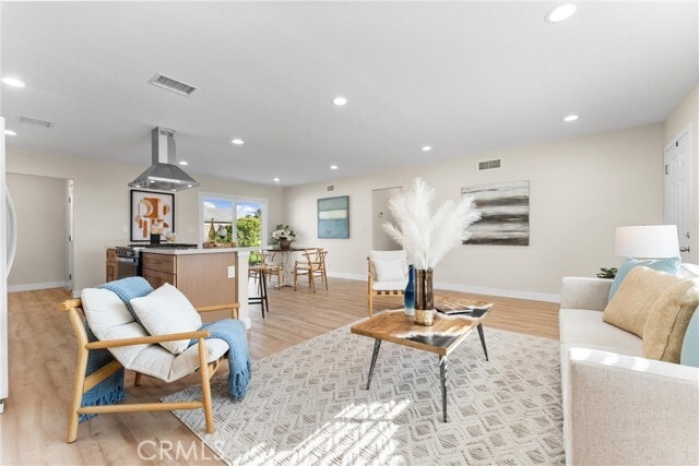 Building Photo - 15542 Mayflower Ln