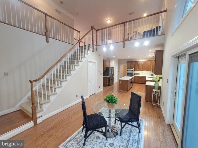 Building Photo - 12 Foxview Cir