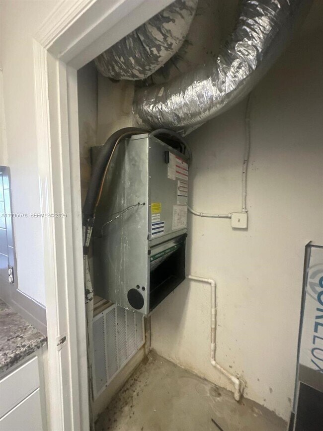 Building Photo - 2303 N Congress Ave